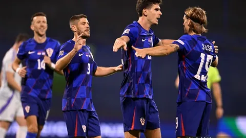 “紅魔季前賽以2-0擊退利茲，利馬復出芒特登場，紅魔取得季前首勝！”